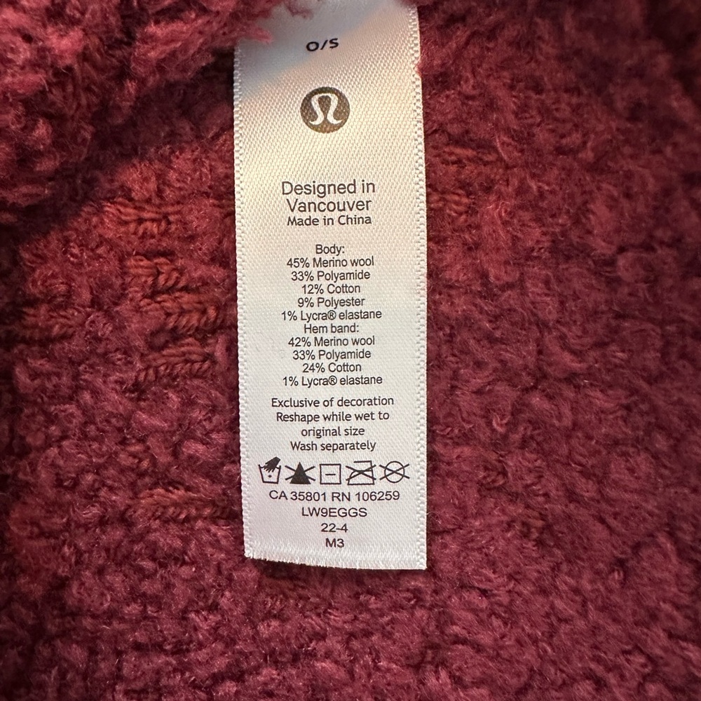 Lululemon NWT Ombré Knit Textured Beanie Maroon One Size - Picture 5 of 5